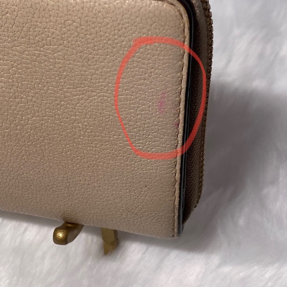 Henri Bendel Cream Leather Zip Around Wallet - Picture 13 of 13